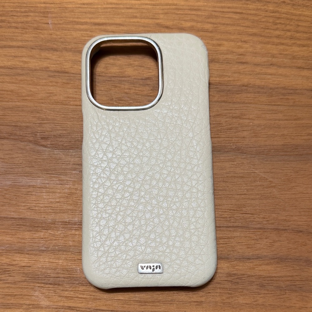 Cream Leather Vaja Phone Case for IPhone 15Pro